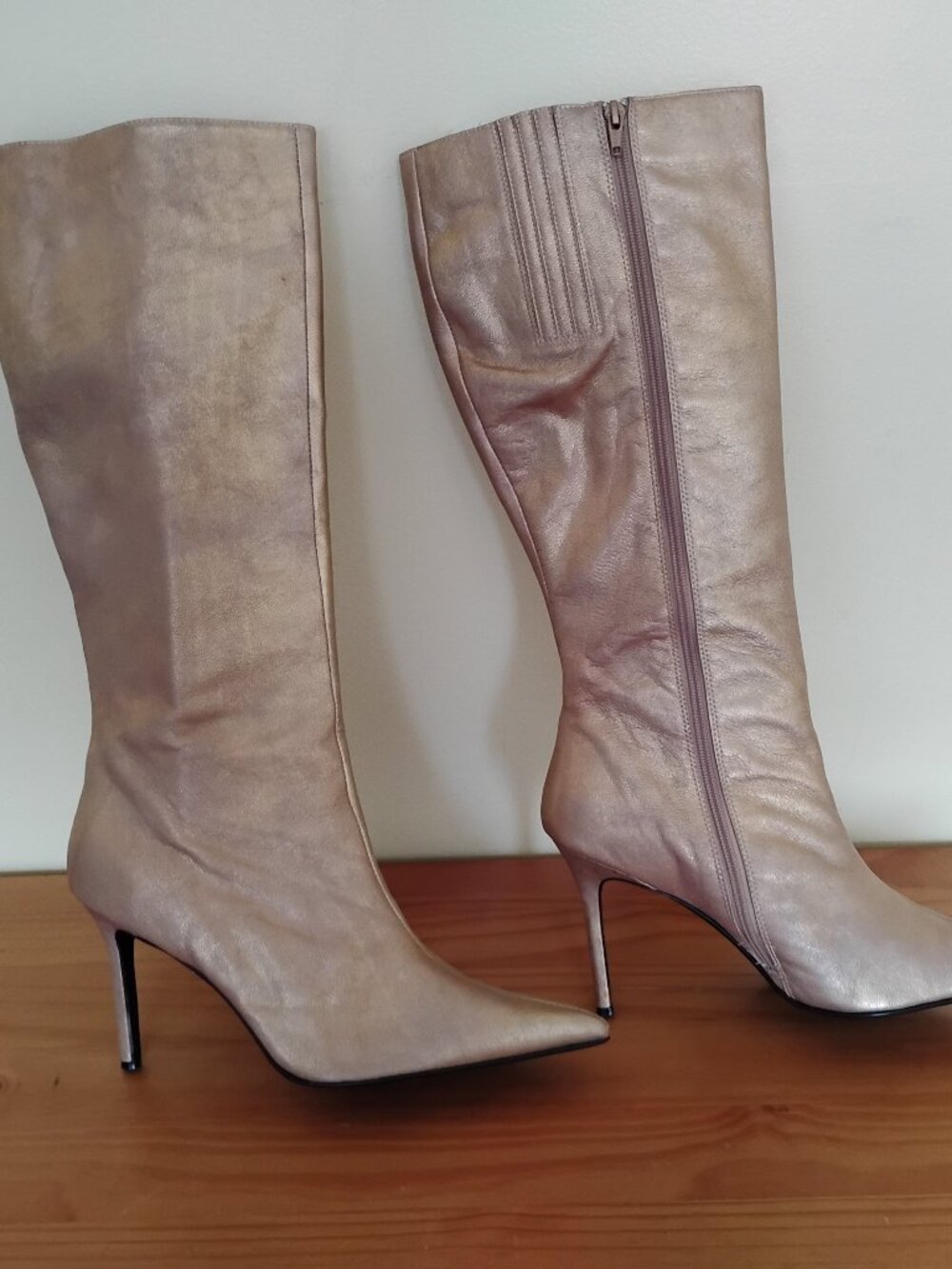 Colin Stuart Gold high heel boots 11